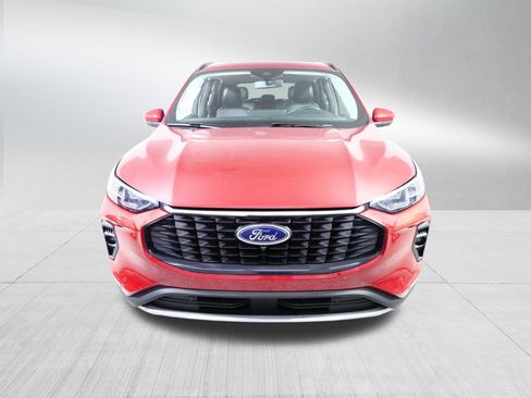 Used 2024 Ford Escape Platinum image 2