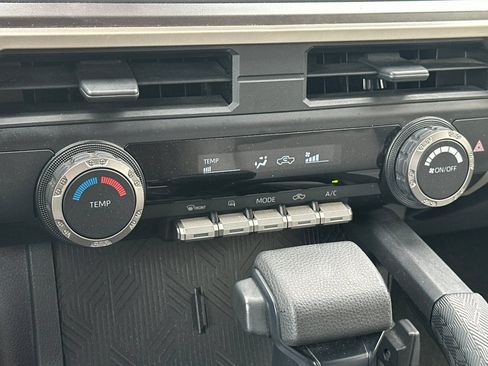 Used 2024 Toyota Tacoma SR5 AWD/4WD image 26