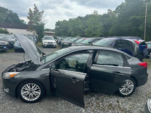 Used 2017 Ford Focus Titanium image 7