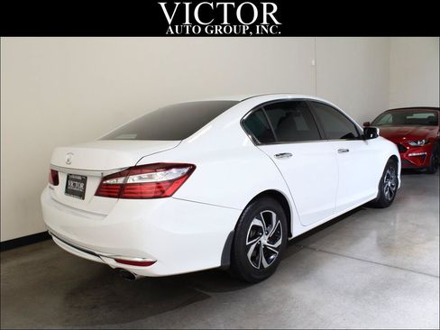 Used 2017 Honda Accord LX image 11