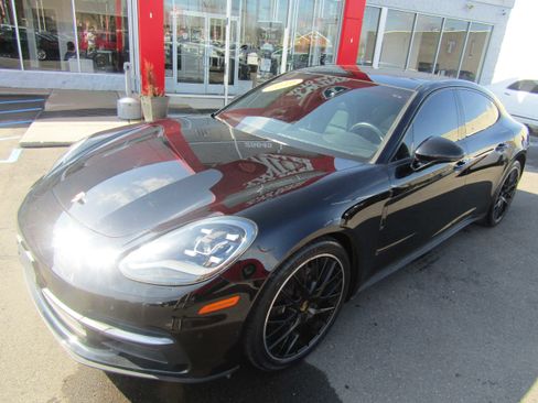 Used 2019 Porsche Panamera image 2