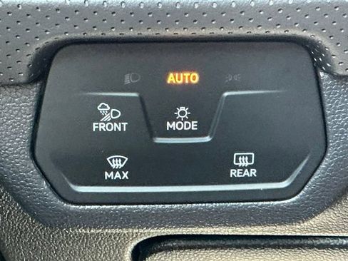 Certified 2025 Volkswagen Atlas SE AWD/4WD image 32