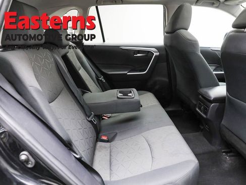 Used 2021 Toyota RAV4 XLE w/ Convenience Package image 24