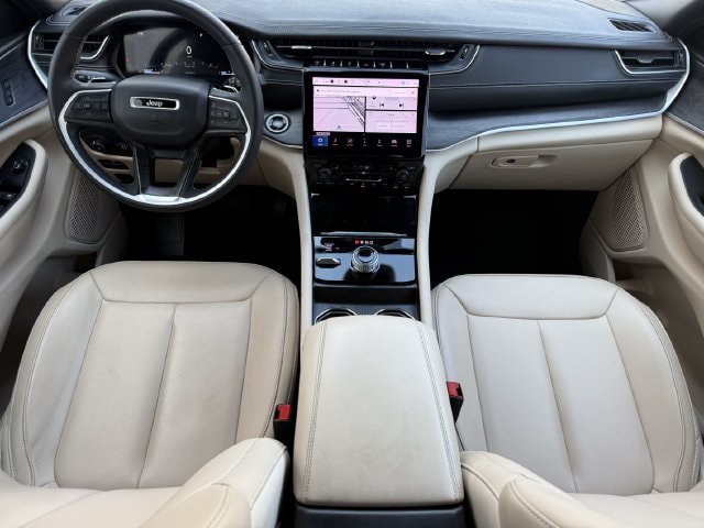 Used 2024 Jeep Grand Cherokee Limited AWD/4WD image 11