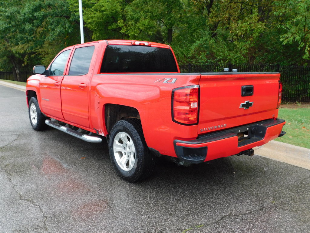 Used 2018 Chevrolet Silverado 1500 LT w/ All Star Edition AWD/4WD image 3