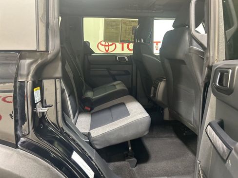 Used 2025 Ford Bronco Big Bend image 16
