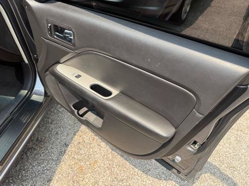 Used 2010 Ford Fusion SEL FWD image 20