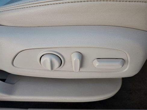 Used 2023 GMC Acadia Denali image 29