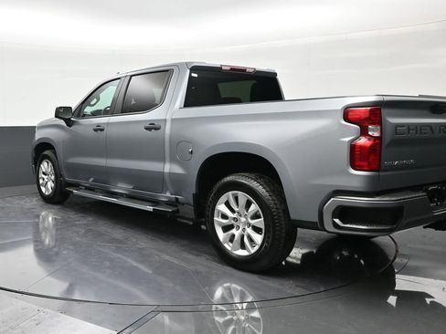 Used 2023 Chevrolet Silverado 1500 Custom image 3