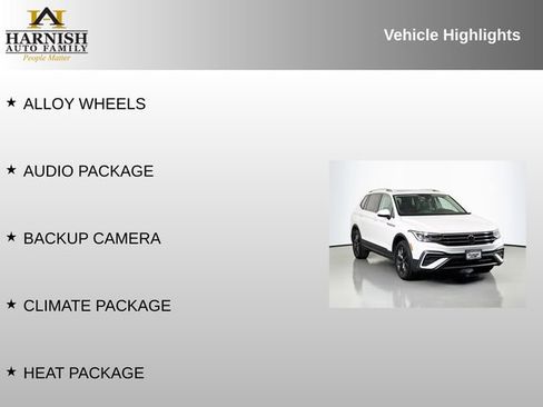 Used 2023 Volkswagen Tiguan SE w/ Panoramic Sunroof Package image 11