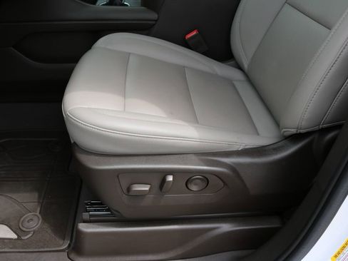 Used 2022 Chevrolet Tahoe Z71 w/ Luxury Package image 12