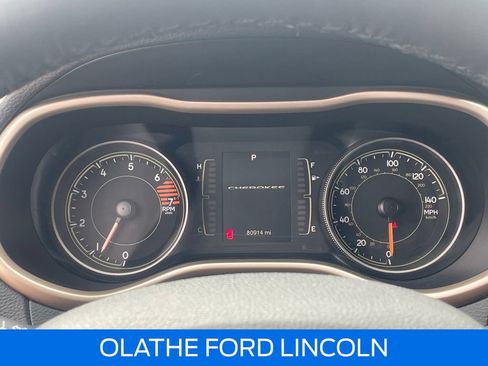 Used 2017 Jeep Cherokee Latitude FWD image 15