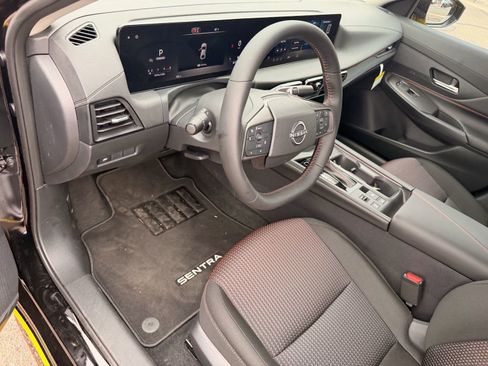 New 2026 Nissan Sentra SR w/ Floor Mat Package image 12