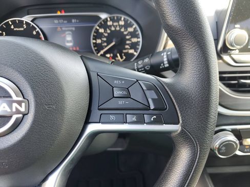Used 2025 Nissan Altima 2.5 SV FWD image 27