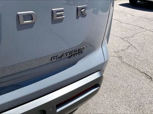 New 2026 Nissan Pathfinder Platinum AWD/4WD image 9