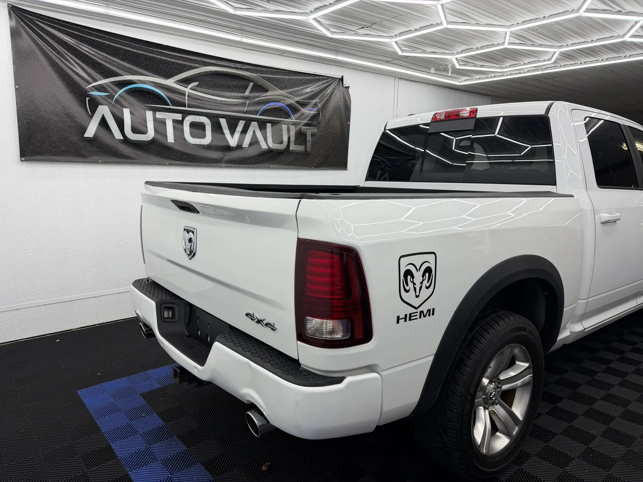 Used 2016 RAM 1500 Sport AWD/4WD image 2