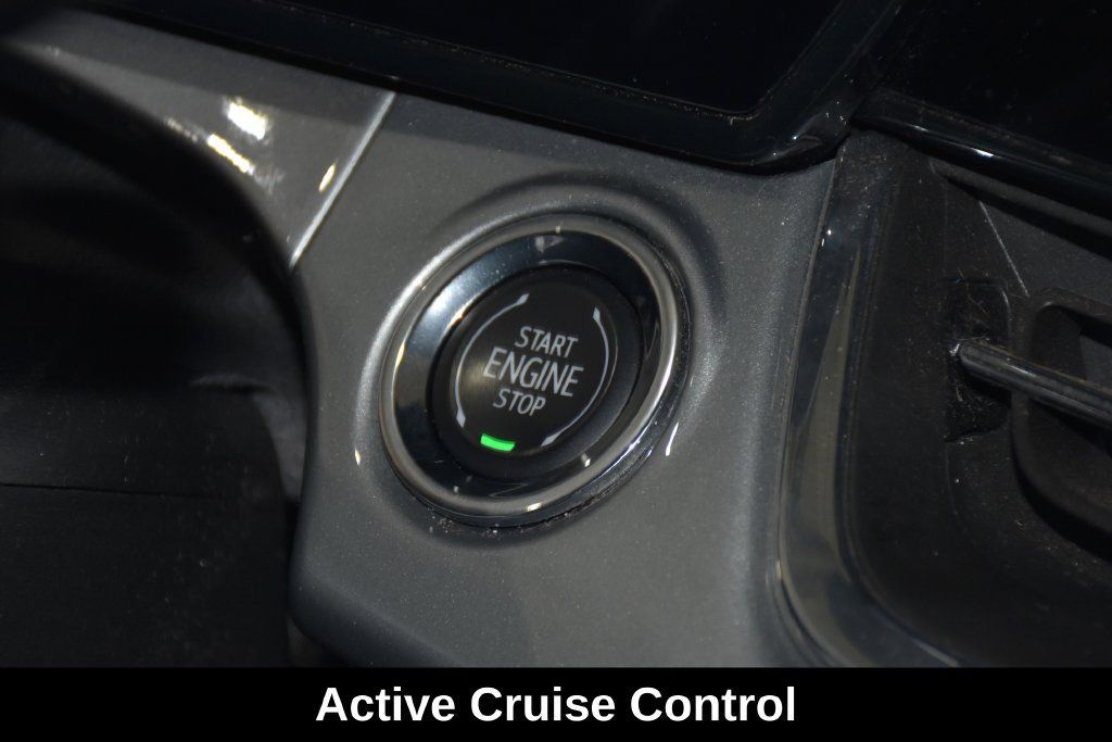 Used 2025 Chevrolet Trax LT w/ LT Convenience Package FWD image 17