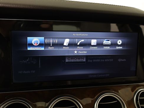 Used 2017 Mercedes-Benz E 300 4MATIC image 48