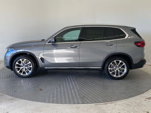 New 2026 BMW X5 xDrive40i w/ Climate Comfort Package image 2