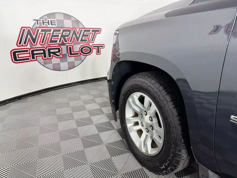Used 2019 Chevrolet Suburban LT AWD/4WD image 28
