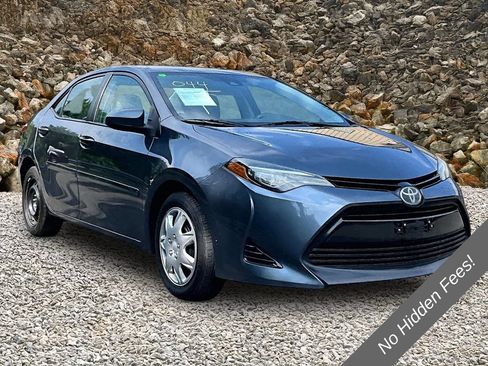 Used 2018 Toyota Corolla LE w/ Body Protection Package FWD image 10