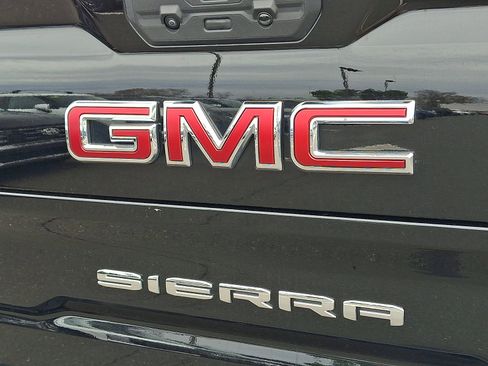 Used 2025 GMC Sierra 1500 SLT AWD/4WD image 29