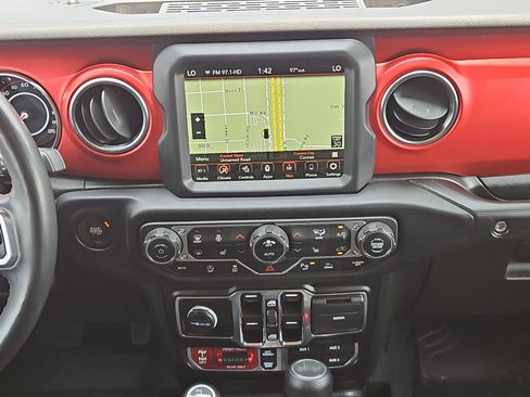Used 2022 Jeep Wrangler Unlimited Rubicon w/ Steel Bumper Group AWD/4WD image 18