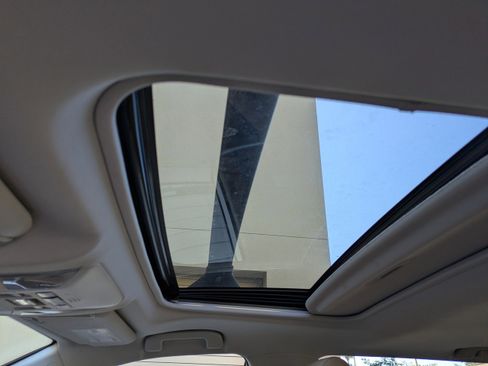 Used 2019 Toyota RAV4 XLE w/ Convenience Package image 20