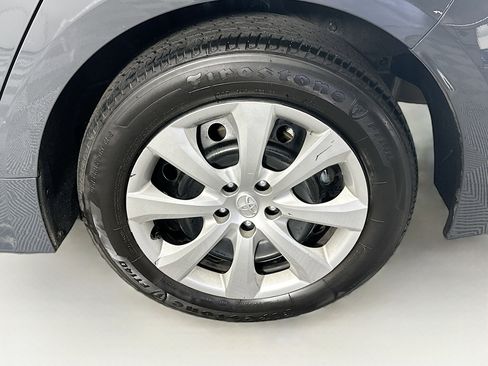 Used 2025 Toyota Corolla LE image 11