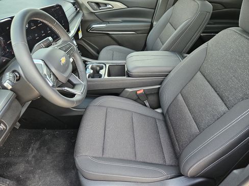 New 2026 Chevrolet Traverse LT w/ Sun and Wheel Package FWD image 9