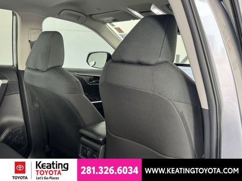 Certified 2025 Toyota RAV4 LE FWD image 21