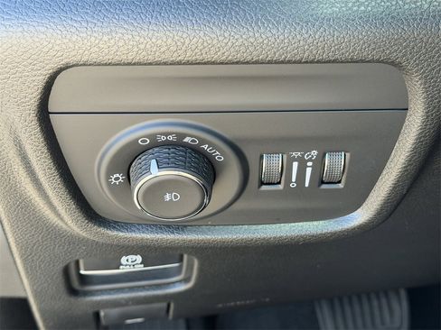 Certified 2024 Jeep Grand Cherokee Limited w/ Black Appearance Package image 11