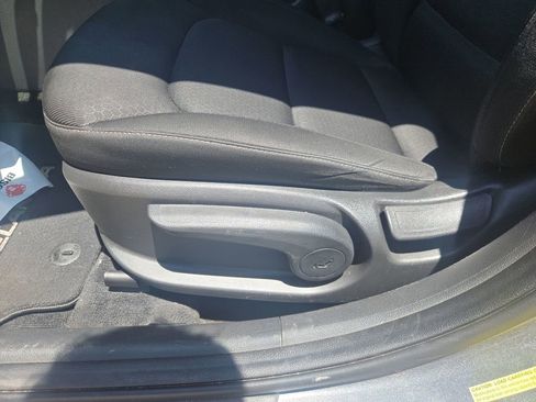 Used 2018 Hyundai Elantra SE FWD image 25
