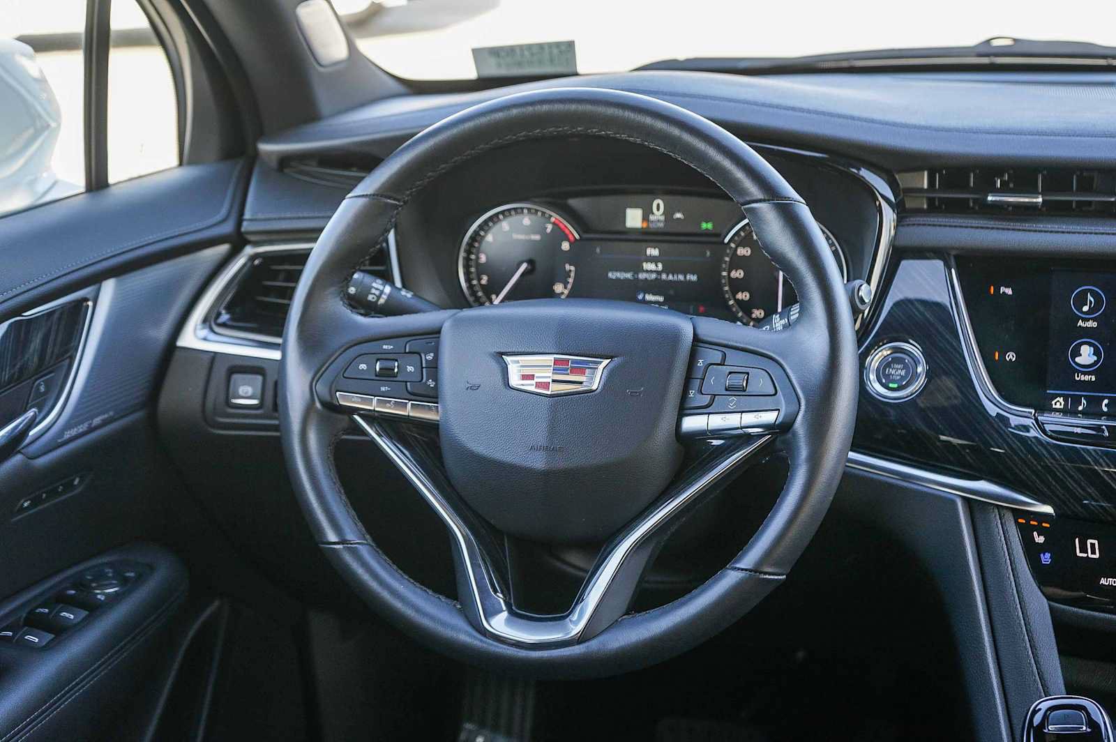 Used 2025 Cadillac XT6 Premium Luxury FWD image 15