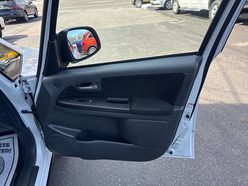 Used 2012 Suzuki SX4 Premium image 23