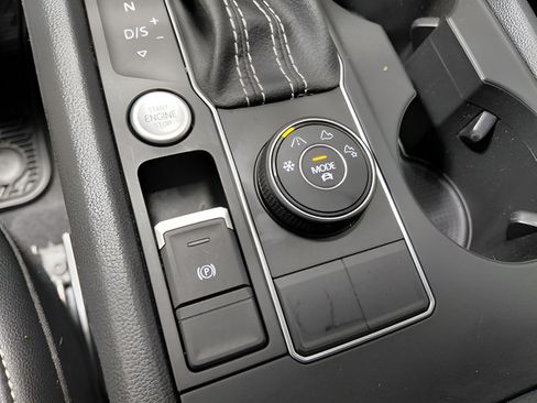 Used 2022 Volkswagen Atlas SE AWD/4WD image 29