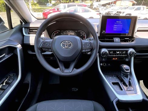 Used 2024 Toyota RAV4 XLE w/ Convenience Package FWD image 5