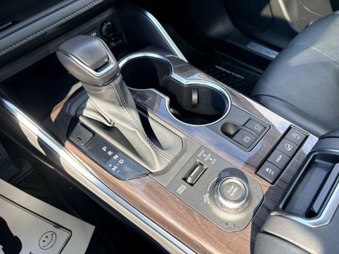 Used 2022 Toyota Highlander Platinum AWD/4WD image 37
