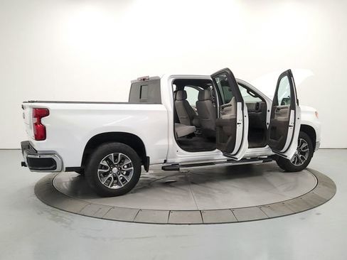 Used 2025 Chevrolet Silverado 1500 LT AWD/4WD image 16