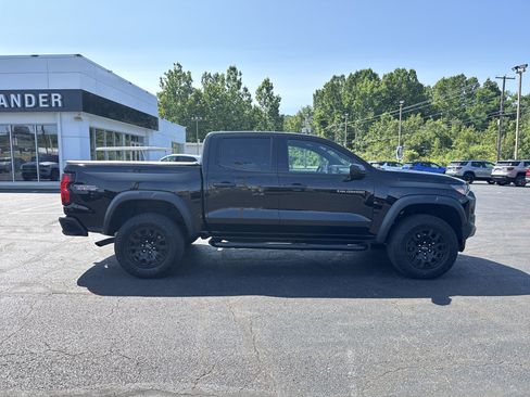 Used 2023 Chevrolet Colorado Trail Boss w/ Advanced Trailering Package AWD/4WD image 2