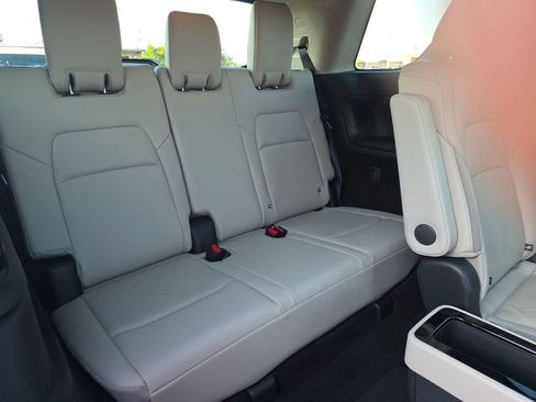 Used 2025 Nissan Pathfinder SL w/ SL Premium Package image 21