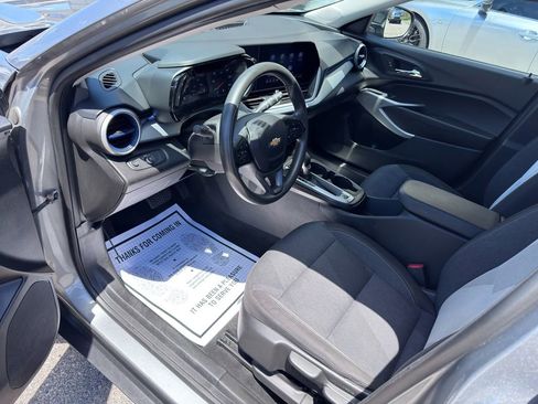 Used 2024 Chevrolet Trax LS w/ Driver Confidence Package FWD image 13