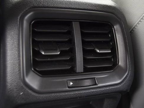 Certified 2023 Volkswagen Taos SE image 21