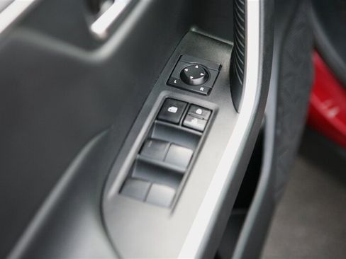 Used 2020 Toyota RAV4 XLE w/ Carpet Mat Package AWD/4WD image 9