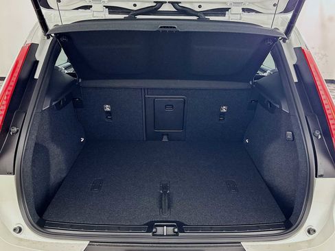 New 2026 Volvo XC40 B5 Plus w/ Protection Package Premier image 25