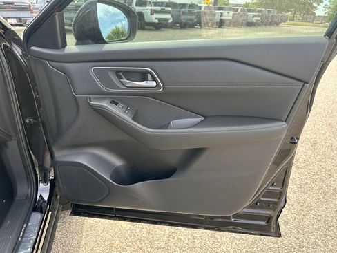 New 2026 Nissan Rogue Platinum w/ Tech Package AWD/4WD image 12