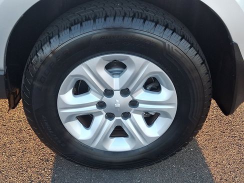 Used 2017 Chevrolet Traverse LS FWD image 7