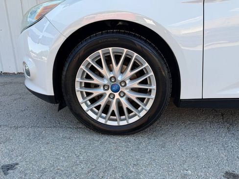 Used 2012 Ford Focus SEL FWD image 30