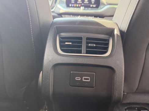 Used 2025 Chevrolet Blazer LT FWD image 27