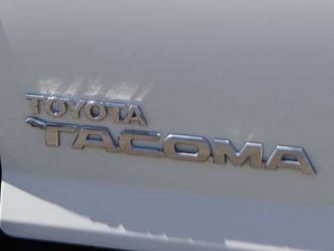 Used 2015 Toyota Tacoma 2WD Access Cab image 31